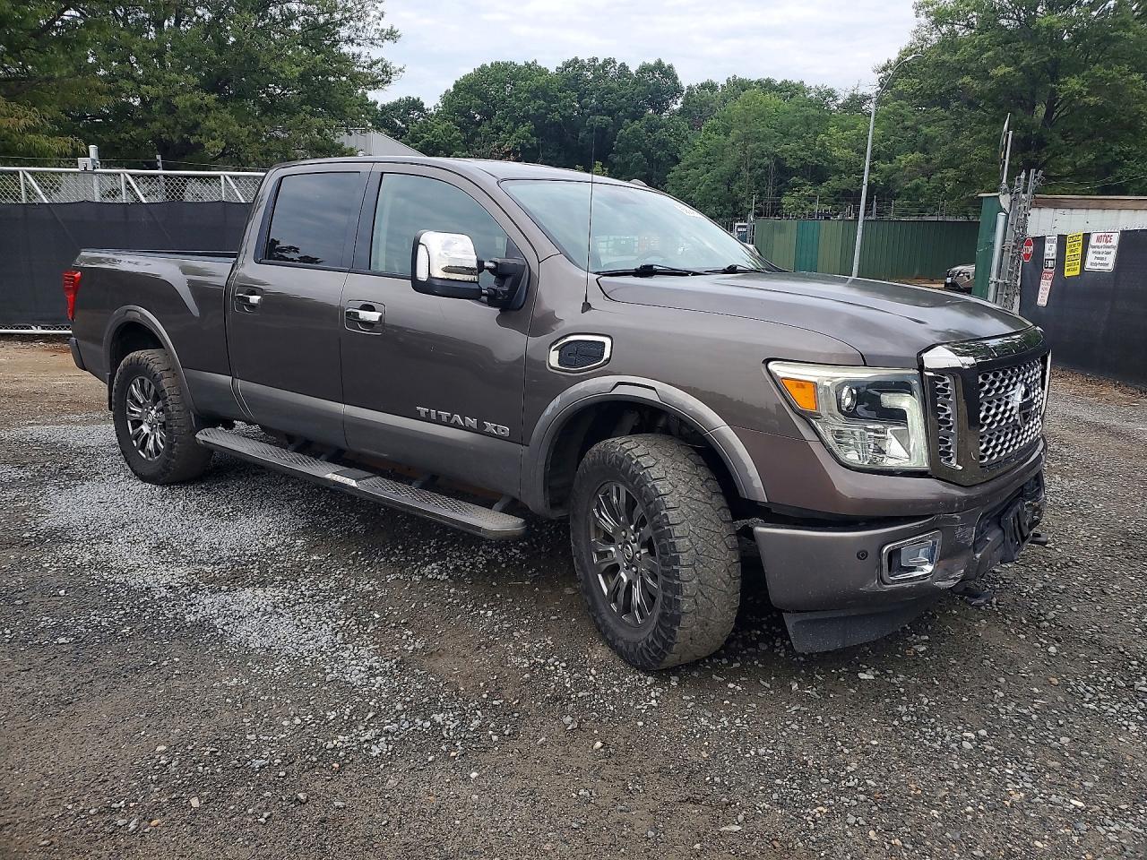 2016 Nissan Titan Xd Platinum Reserve - zdjęcie 4