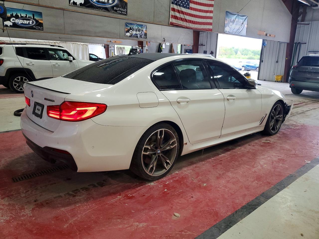 2019 BMW Seria 5 M550i - zdjęcie 3