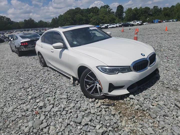 2021 BMW 330Xi - zdjęcie 13