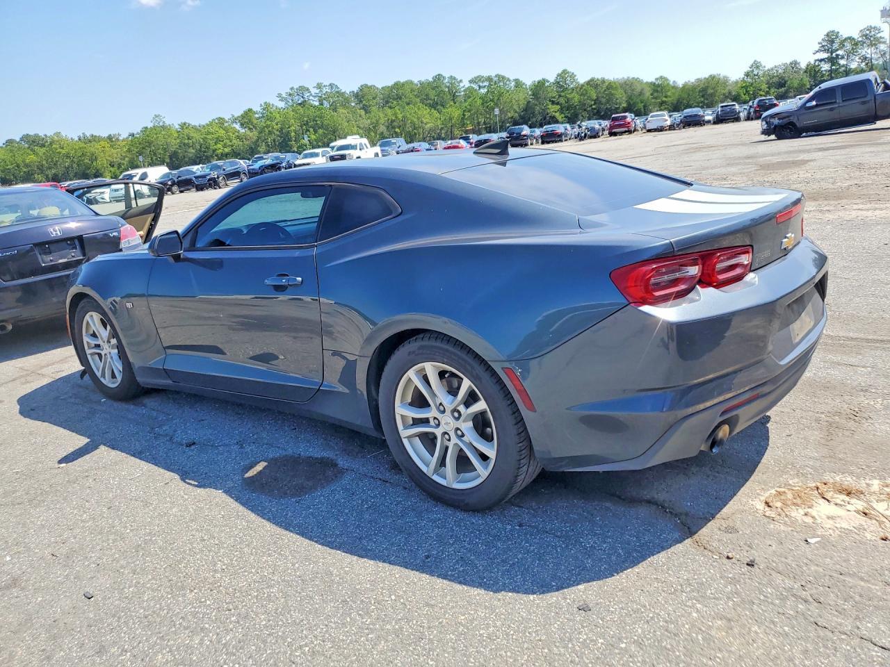 2019 Chevrolet Camaro Ls - zdjęcie 2