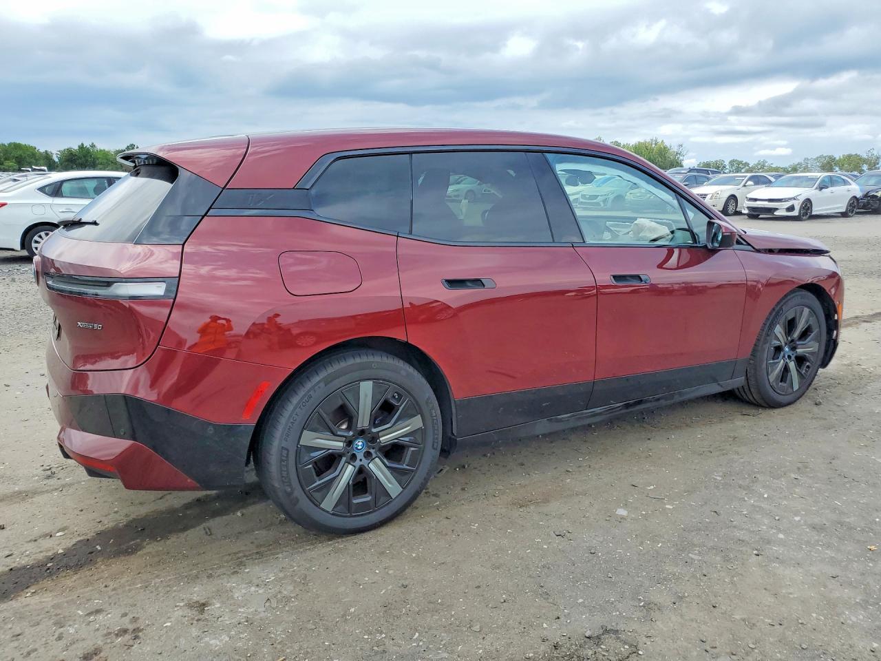 2023 BMW Ix xDrive50 - zdjęcie 3