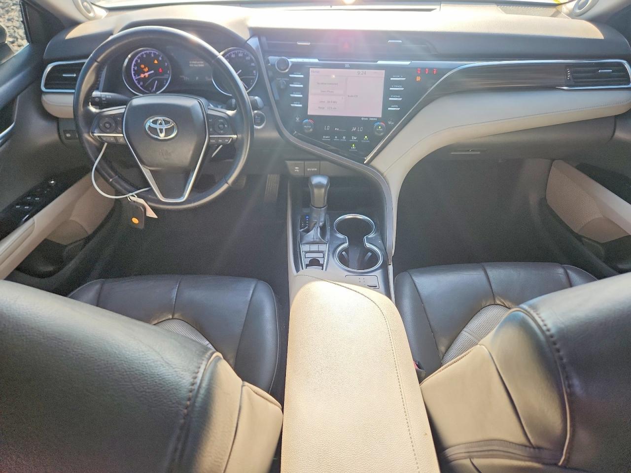 2018 Toyota Camry Xle - zdjęcie 8