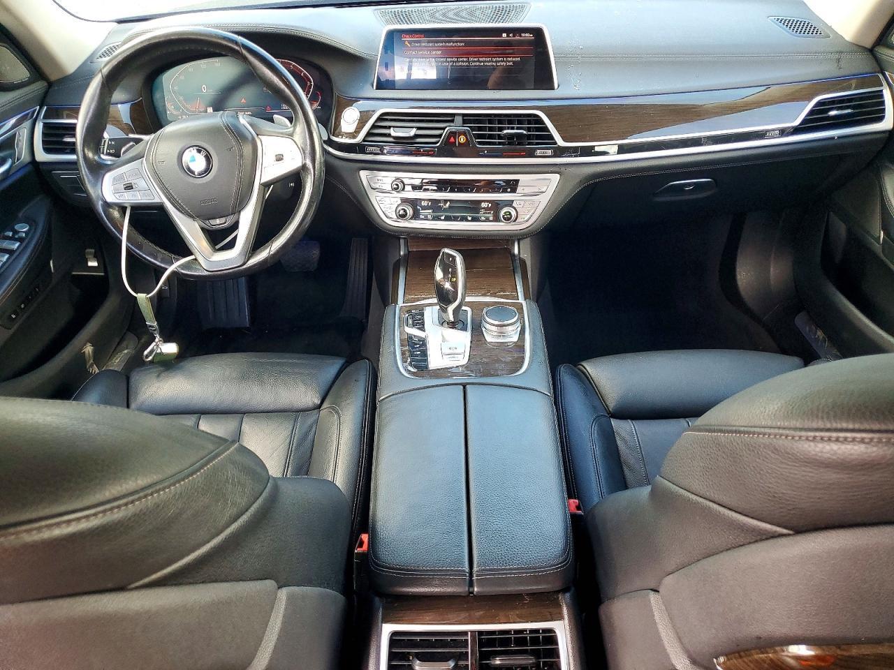 2020 BMW 740 I - zdjęcie 8