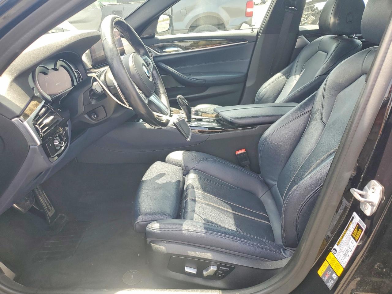 2019 BMW 530E - zdjęcie 7