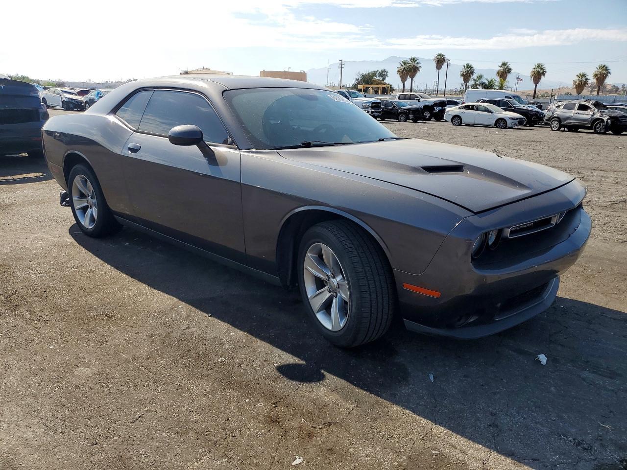 2015 Dodge Challenger Sxt - zdjęcie 4