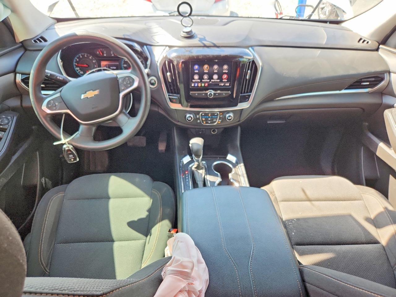 2021 Chevrolet Traverse Ls - zdjęcie 8