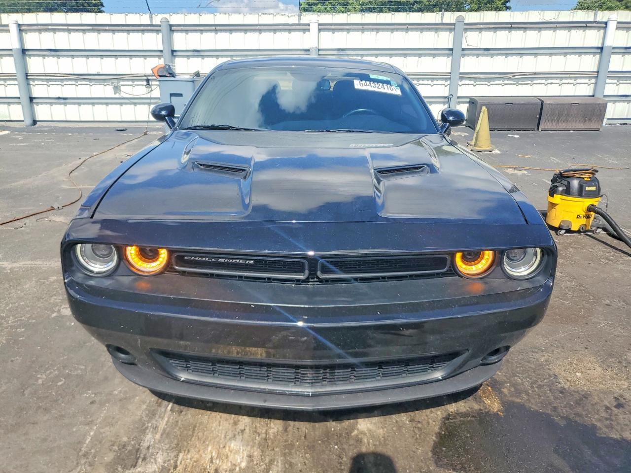 2021 Dodge Challenger Sxt - zdjęcie 5