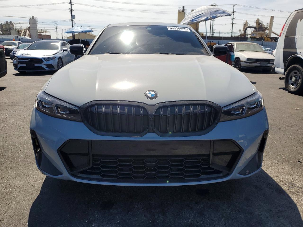 2025 BMW 330I - zdjęcie 5