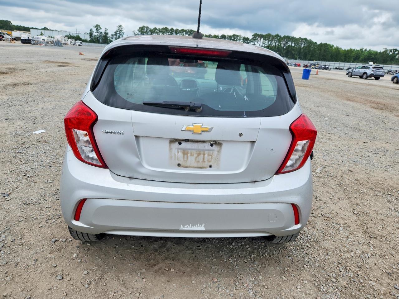 2020 Chevrolet Spark Ls - zdjęcie 6