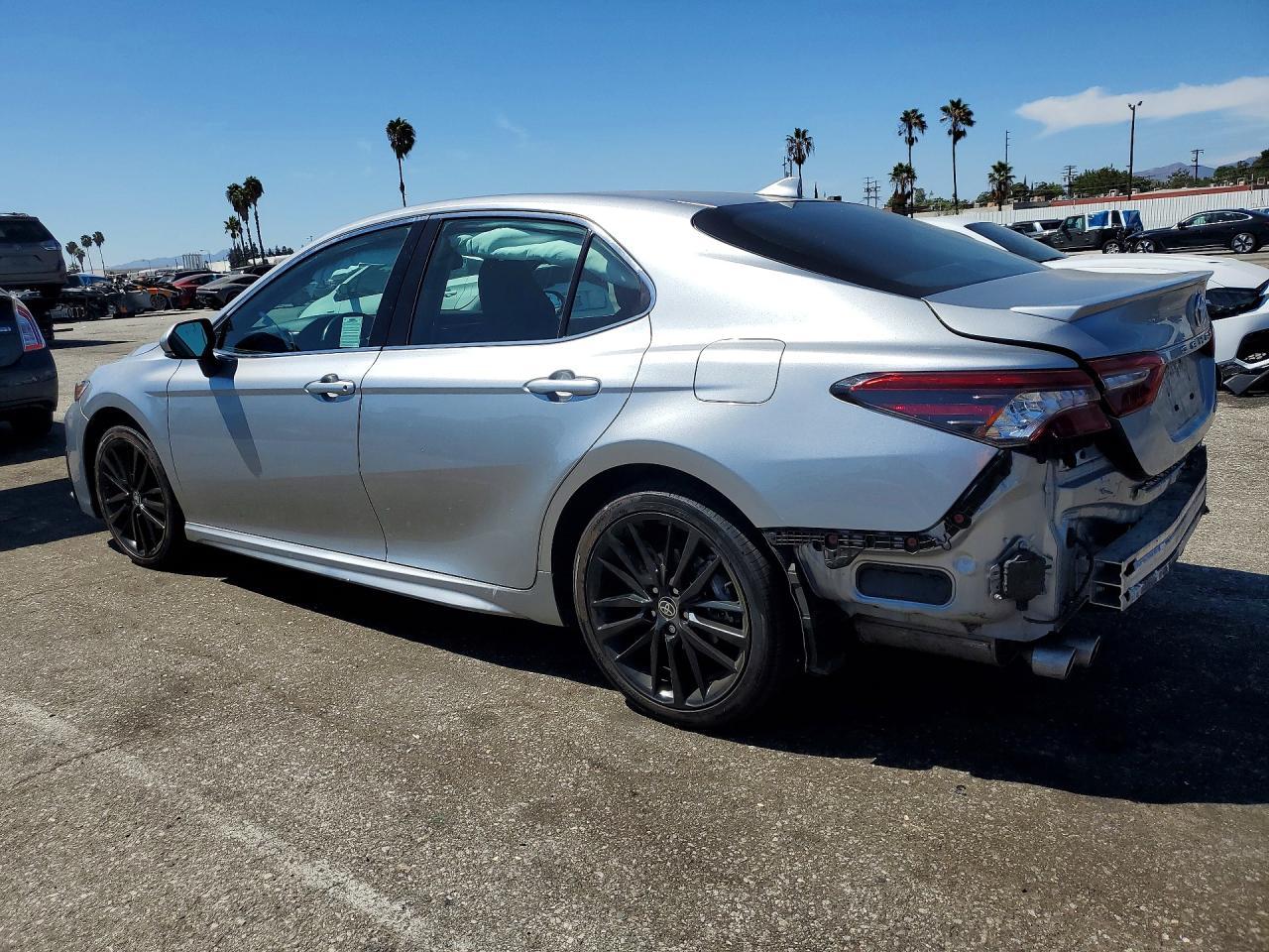 2024 Toyota Camry Xse - zdjęcie 2