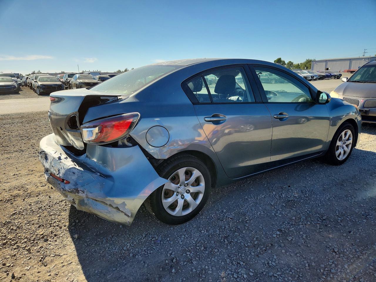 2013 Mazda 3 I - zdjęcie 3