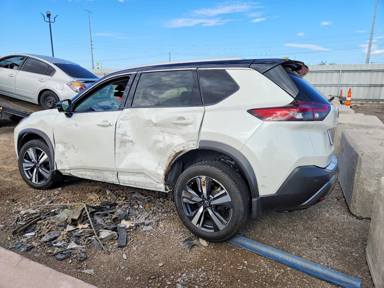 2023 Nissan Rogue Sl - zdjęcie 2