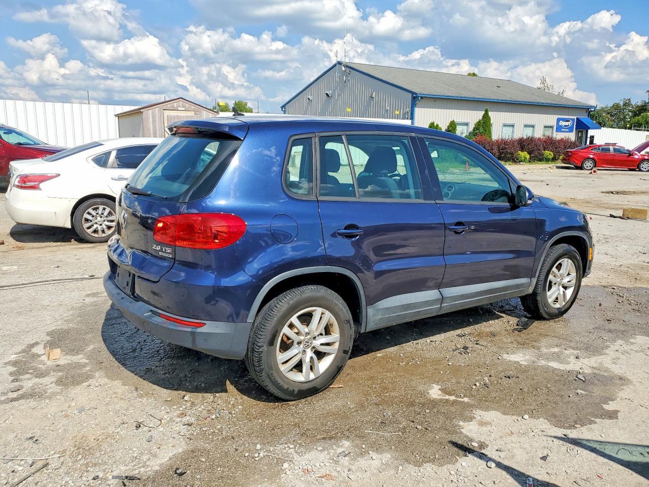 2014 Volkswagen Tiguan S - zdjęcie 3