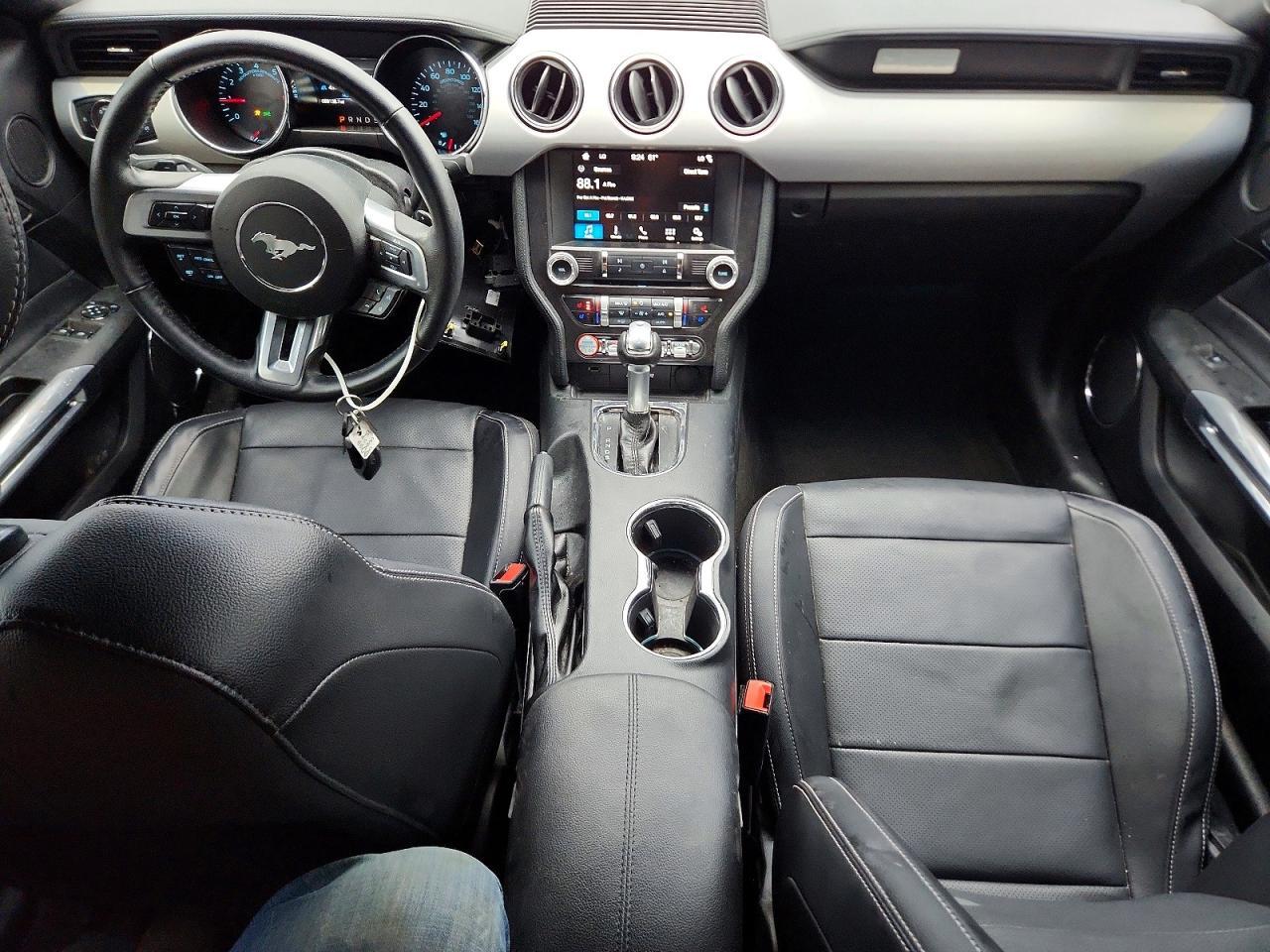 2017 Ford Mustang - zdjęcie 8