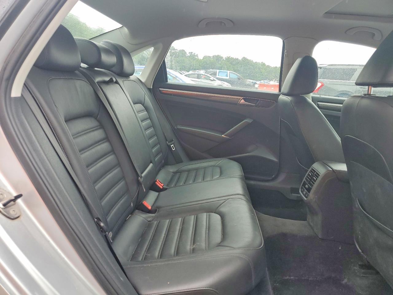 2016 Volkswagen Passat Sel - zdjęcie 10