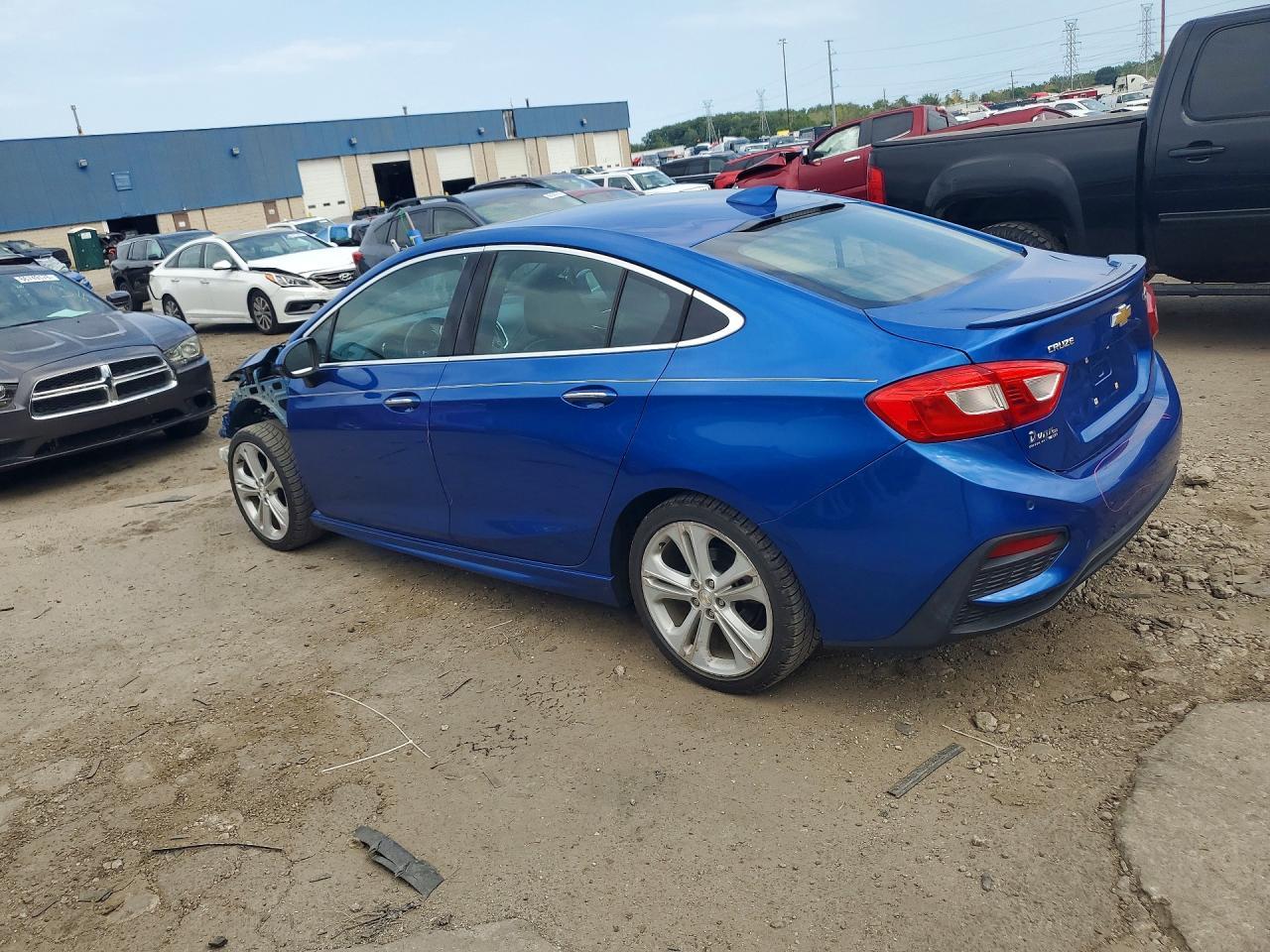 2016 Chevrolet Cruze Premier - zdjęcie 2