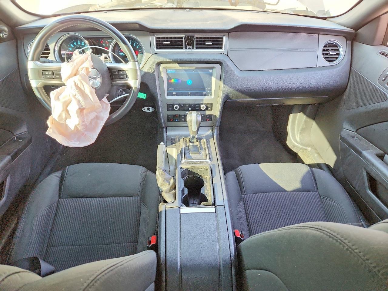 2014 Ford Mustang - zdjęcie 8