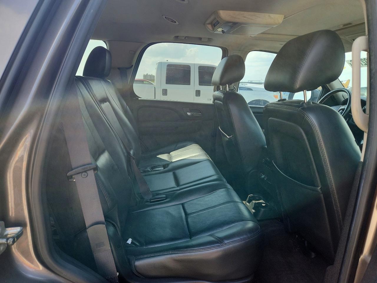 2013 Chevrolet Tahoe C1500 Lt - zdjęcie 11