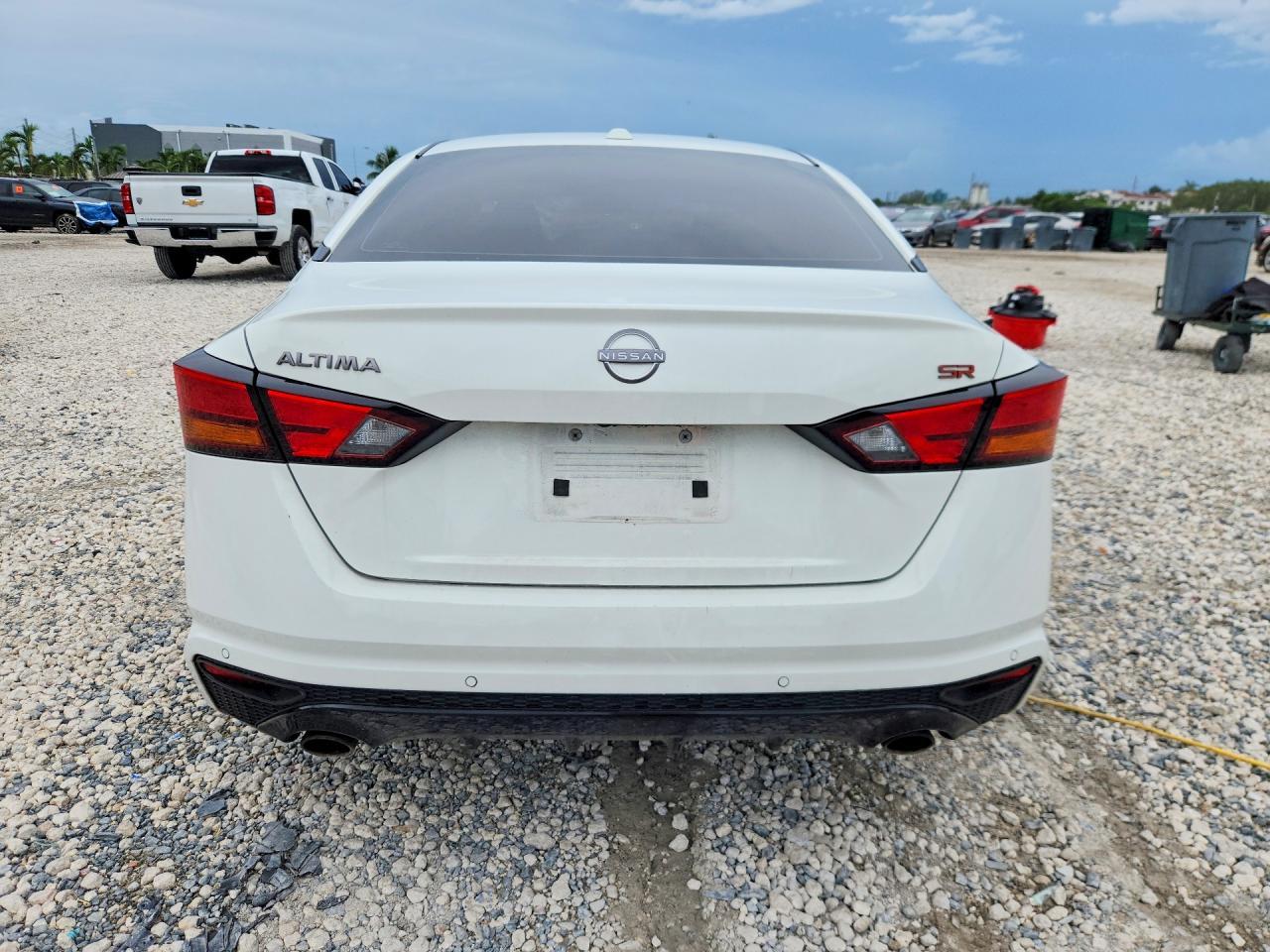 2023 Nissan Altima Sr - zdjęcie 6