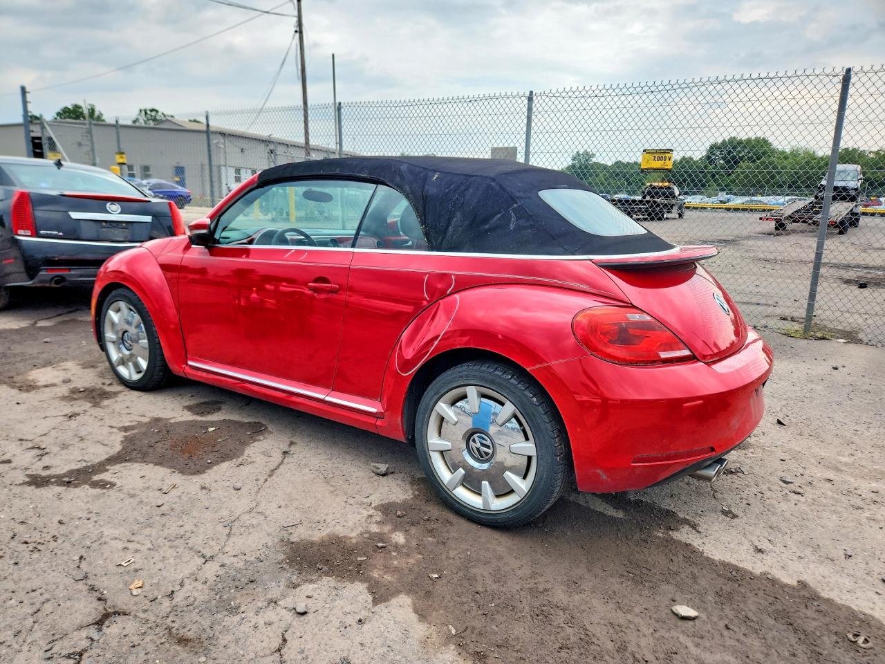 2013 Volkswagen Beetle - zdjęcie 2