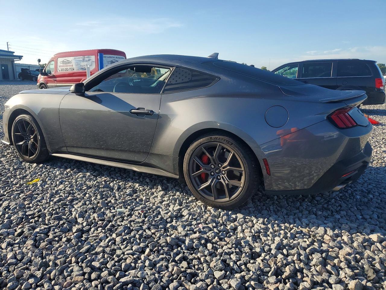 Ford Mustang - zdjęcie 2