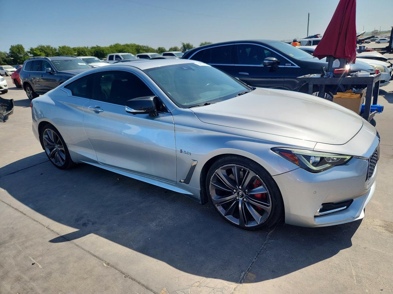 2017 Infiniti Q60 Red Sport 400 - zdjęcie 4