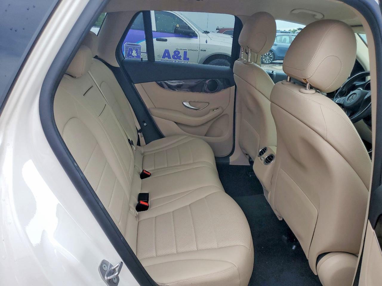 2017 Mercedes-Benz Glc 300 - zdjęcie 10