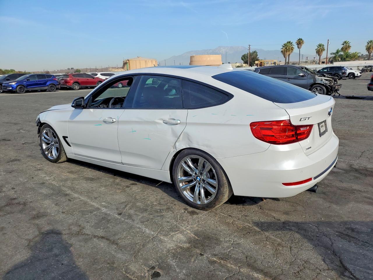 2014 BMW 335 Xigt - zdjęcie 2