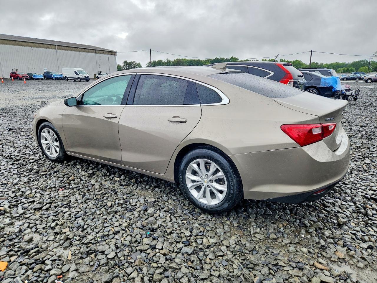 2023 Chevrolet Malibu Lt - zdjęcie 2