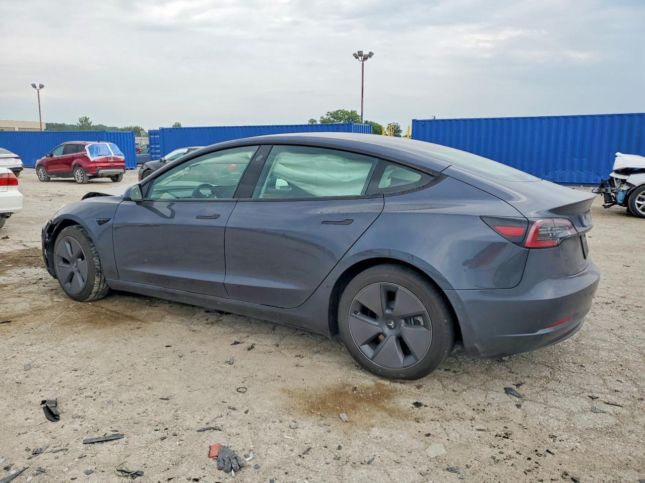 2022 Tesla Model 3 - zdjęcie 2