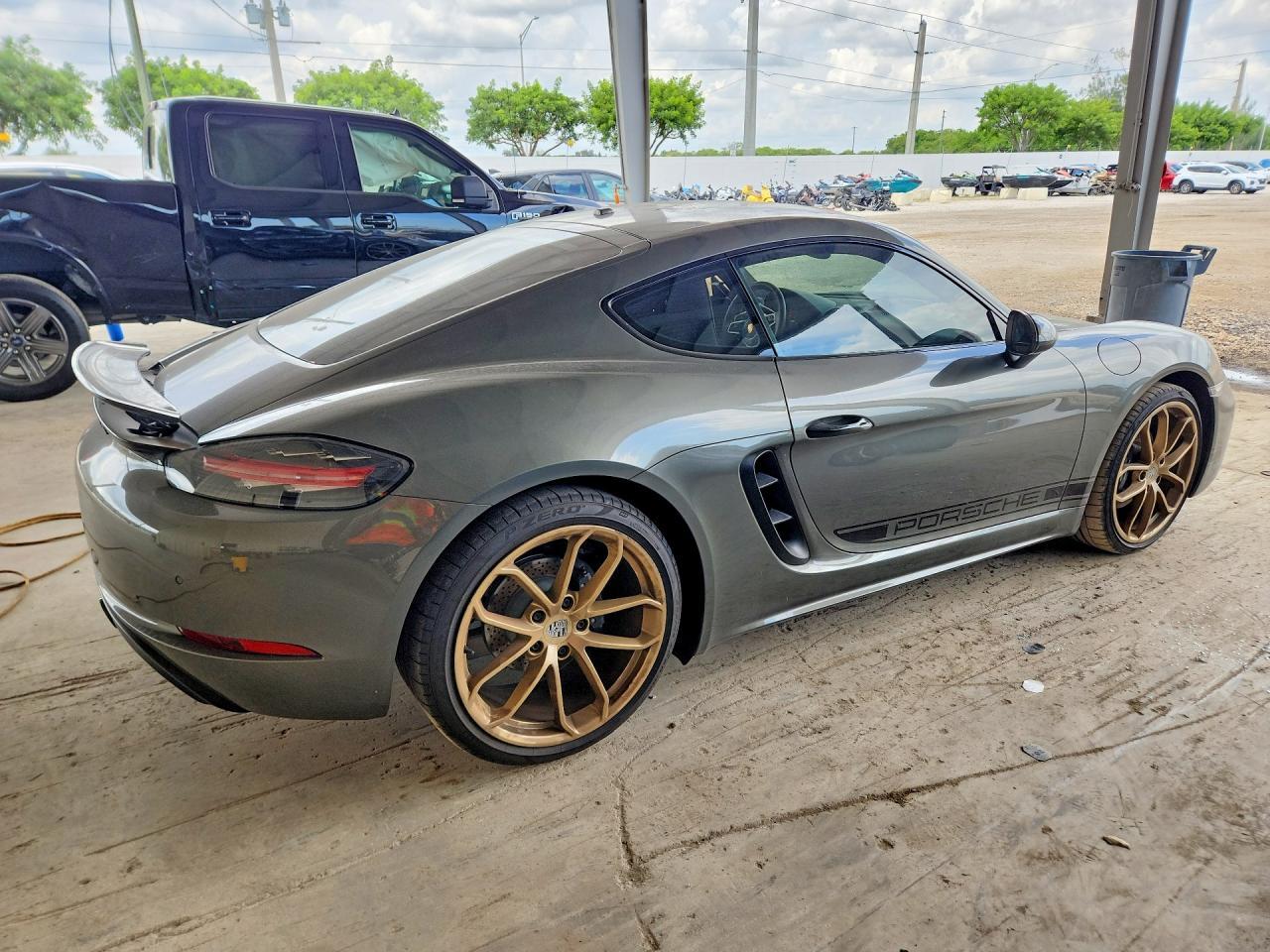 2024 Porsche 718 Cayman - zdjęcie 3