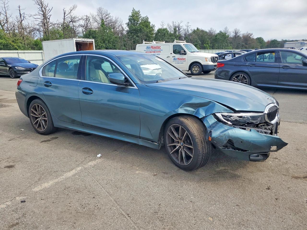 2021 BMW Seria 3 330i - zdjęcie 4