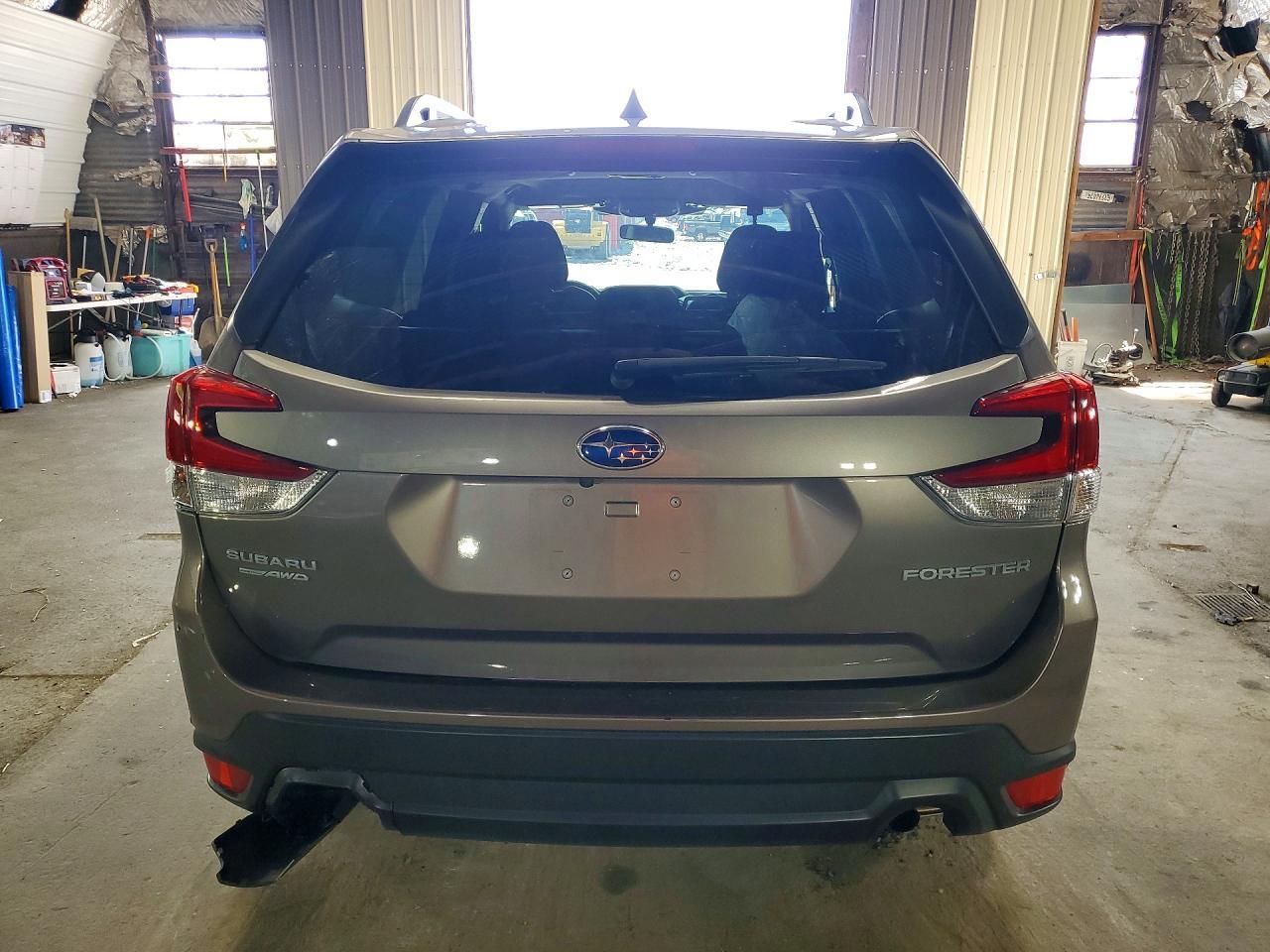 2022 Subaru Forester Premium - zdjęcie 6