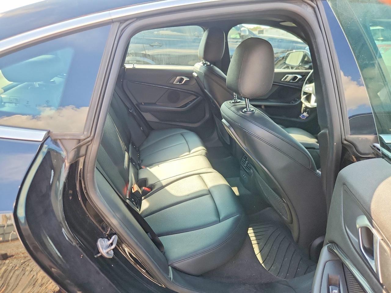 2021 BMW Seria 2 228i - zdjęcie 10