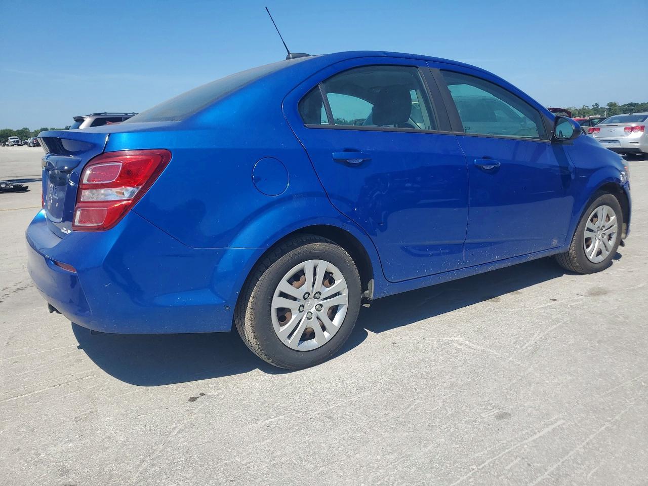 2017 Chevrolet Sonic Ls - zdjęcie 3