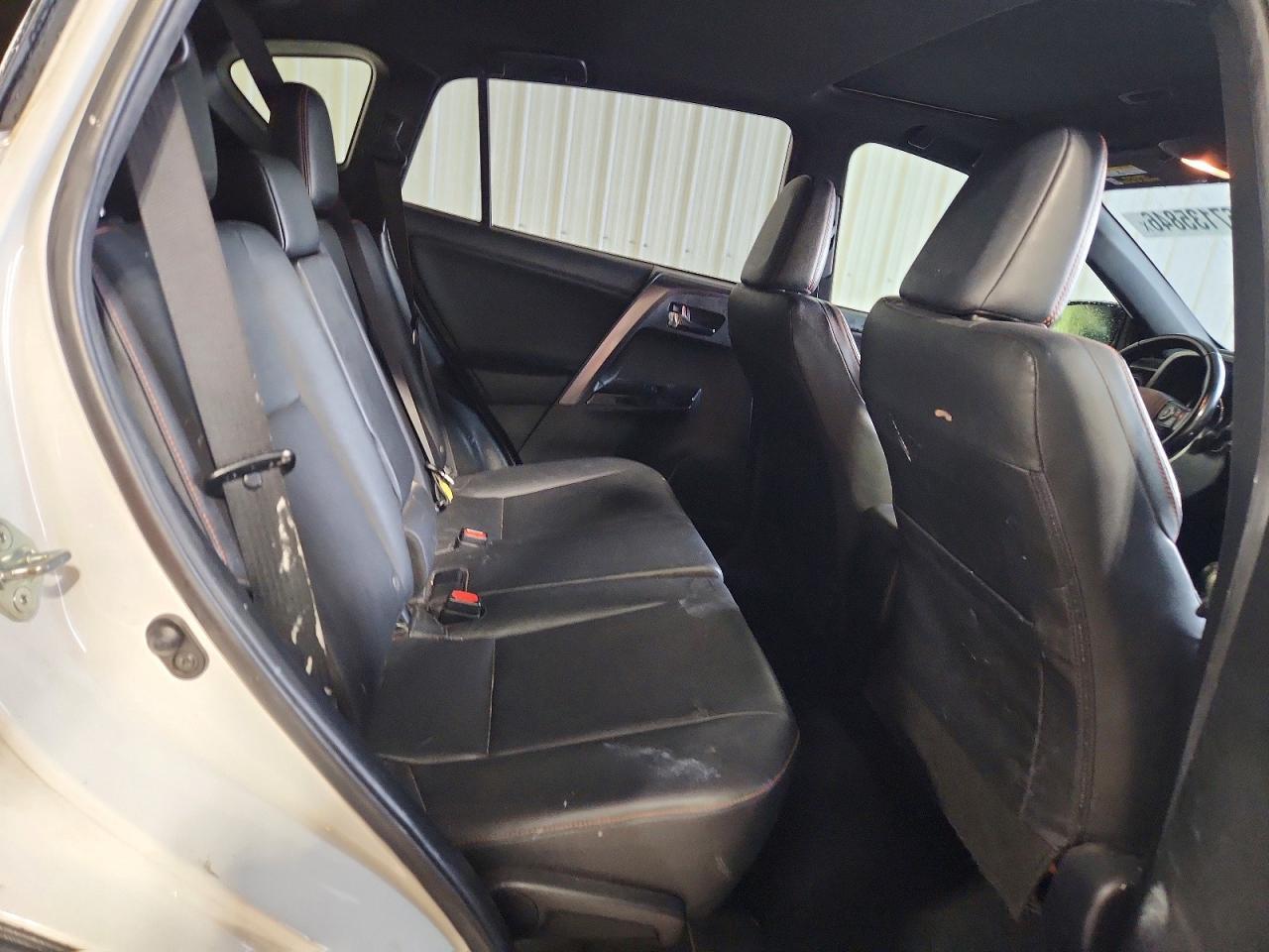 2018 Toyota Rav4 Se - zdjęcie 11