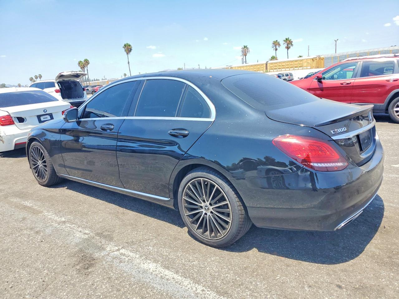 2019 Mercedes-Benz C 300 - zdjęcie 2