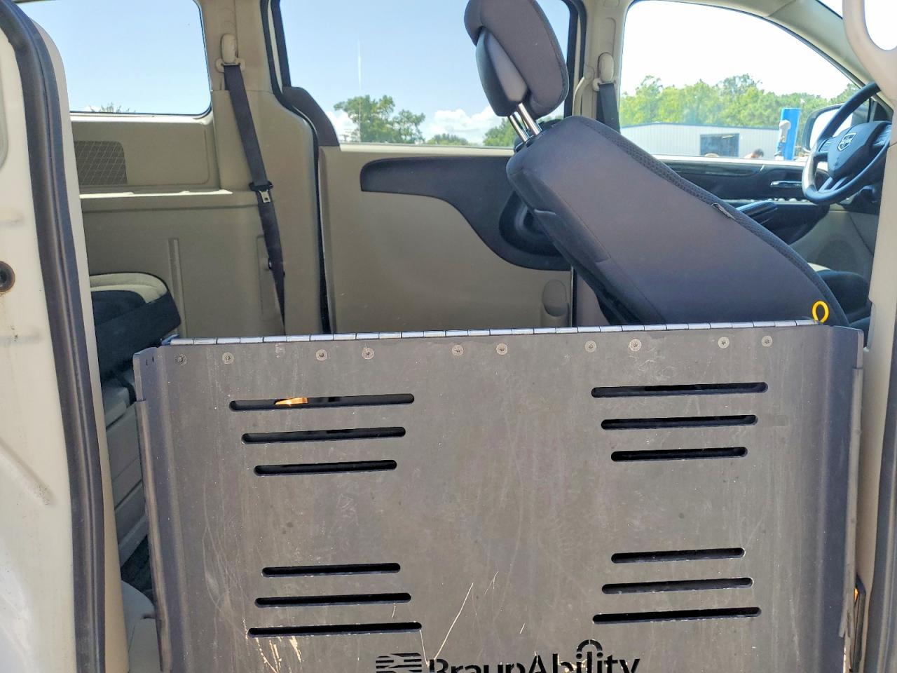 2017 Dodge Grand Caravan Se - zdjęcie 11