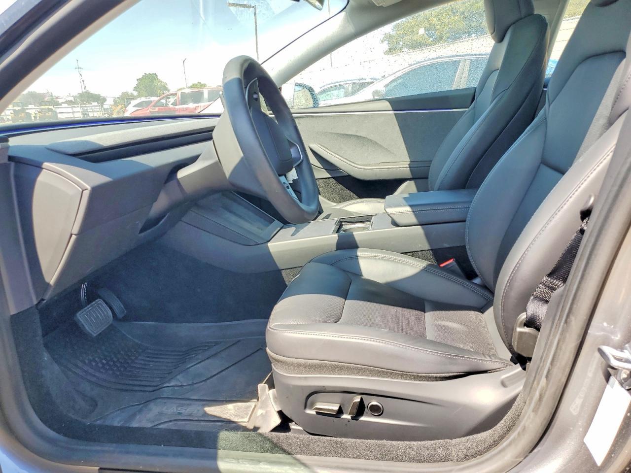 2024 Tesla Model 3 - zdjęcie 7