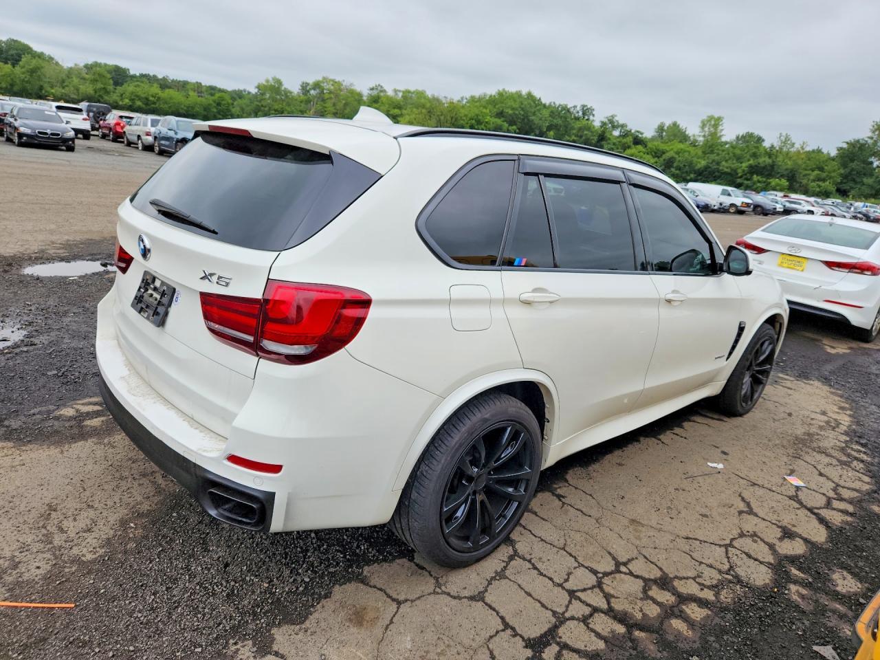 2017 BMW X5 xDrive50I - zdjęcie 3