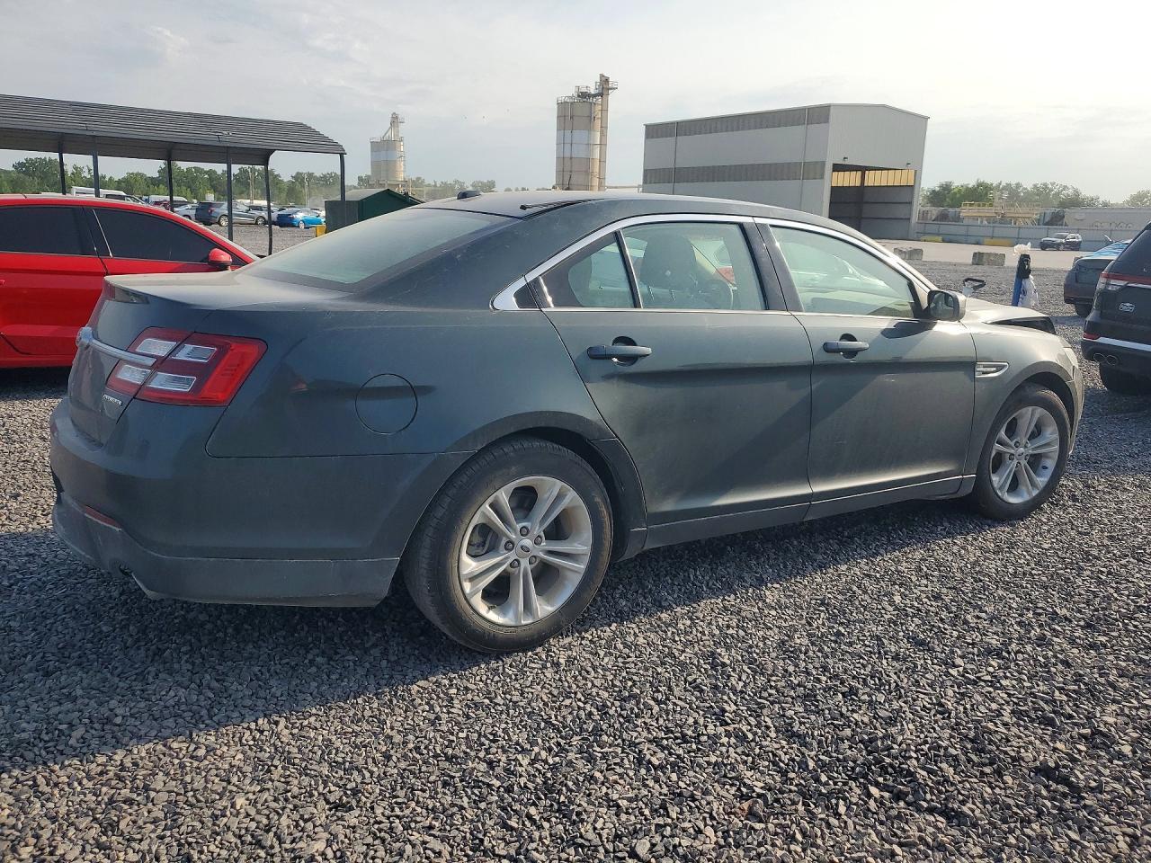 2016 Ford Taurus Se - zdjęcie 3