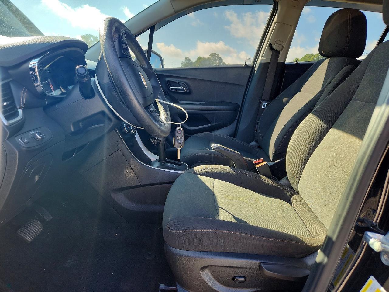 2022 Chevrolet Trax Ls - zdjęcie 7