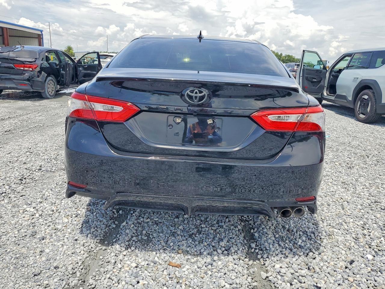 2019 Toyota Camry Se - zdjęcie 6