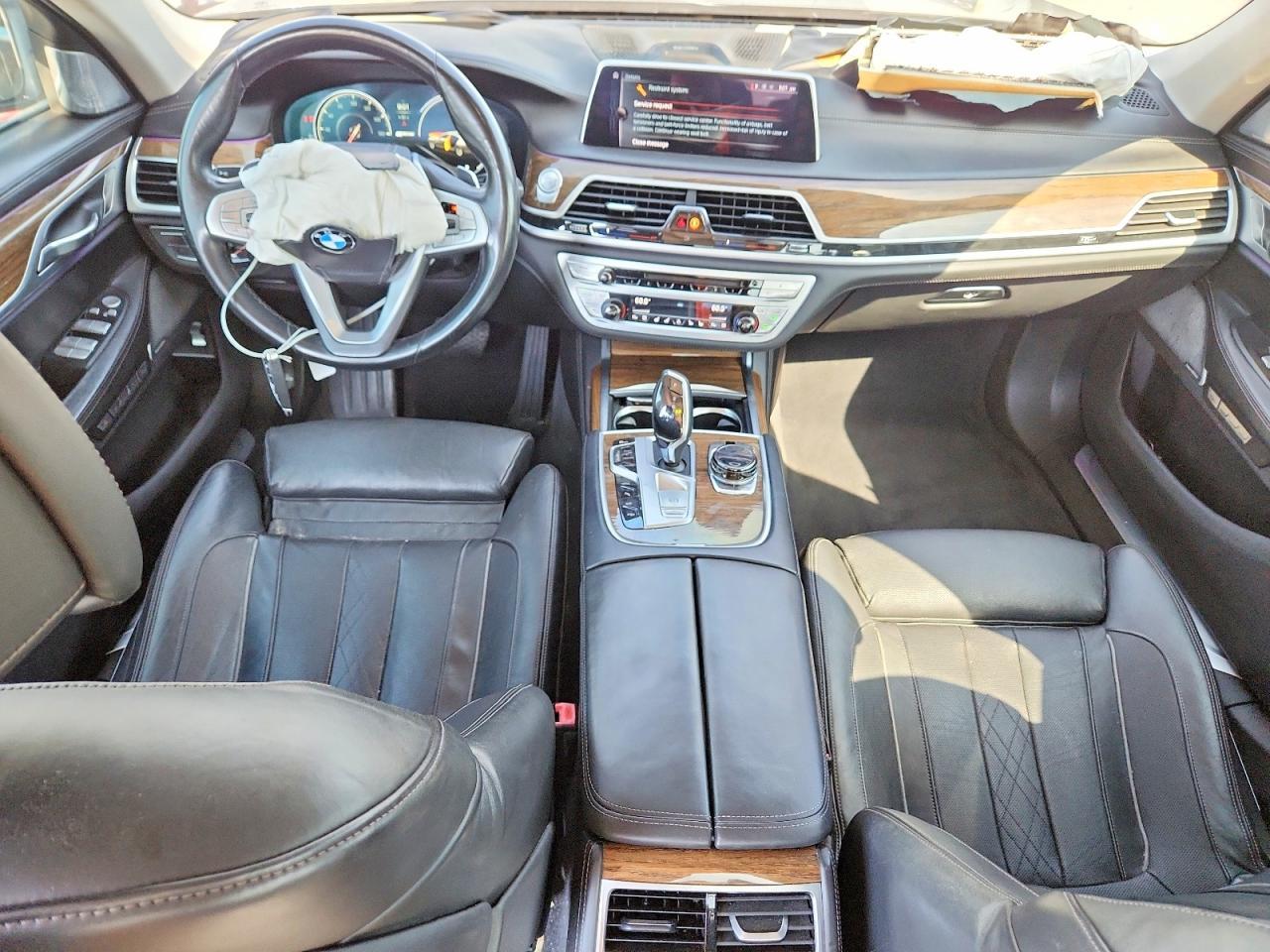 2017 BMW Seria 7 740e - zdjęcie 8