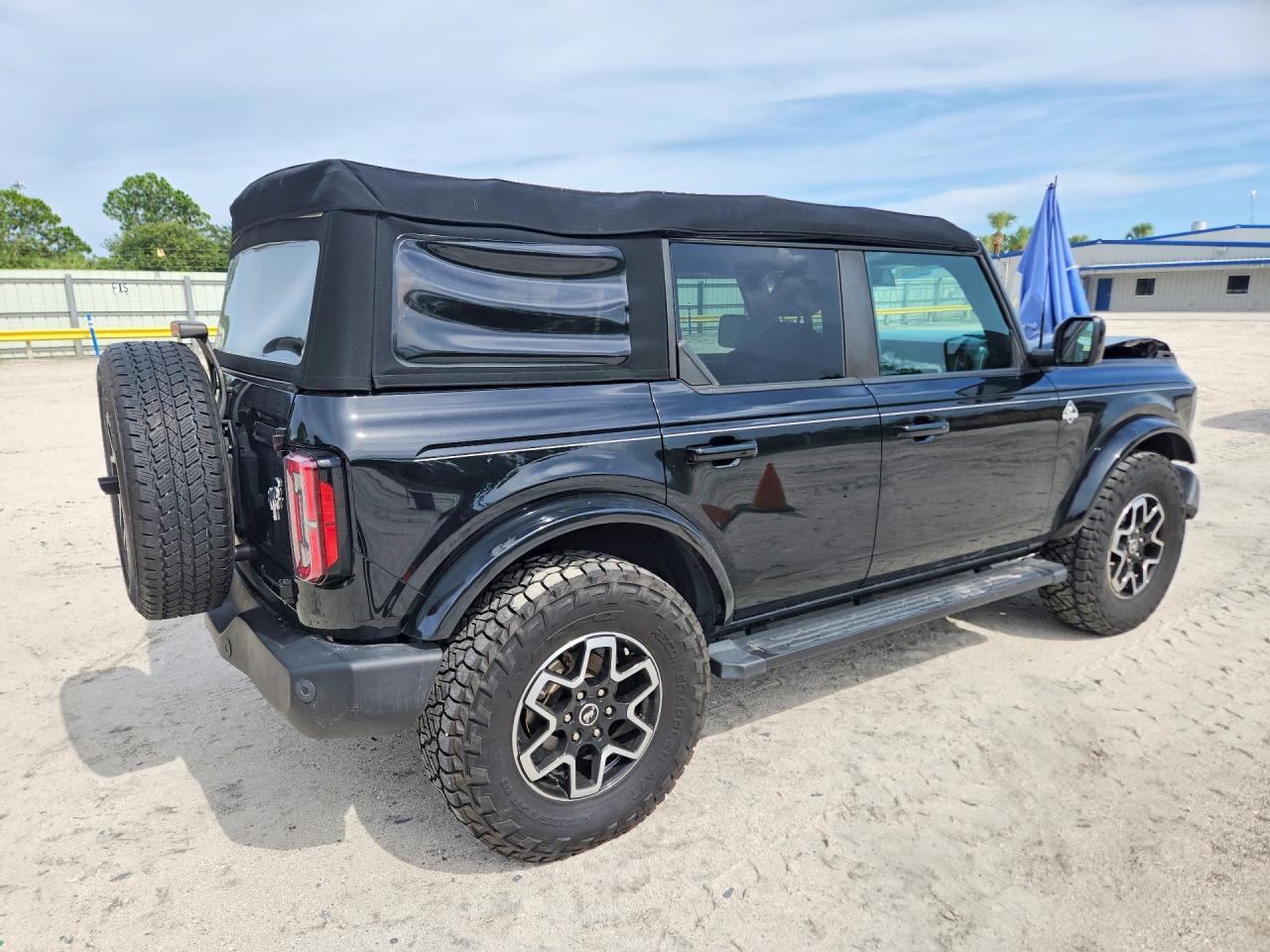 2023 Ford Bronco Base - zdjęcie 3