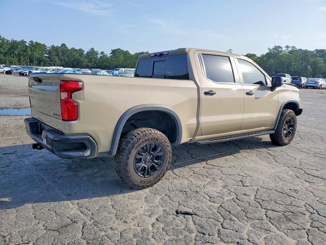 2023 Chevrolet Silverado K1500 Zr2 - zdjęcie 3
