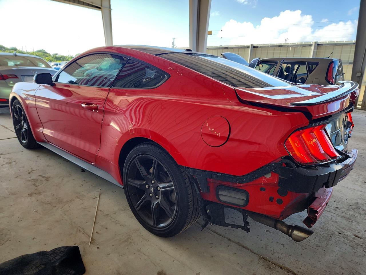 2019 Ford Mustang - zdjęcie 2