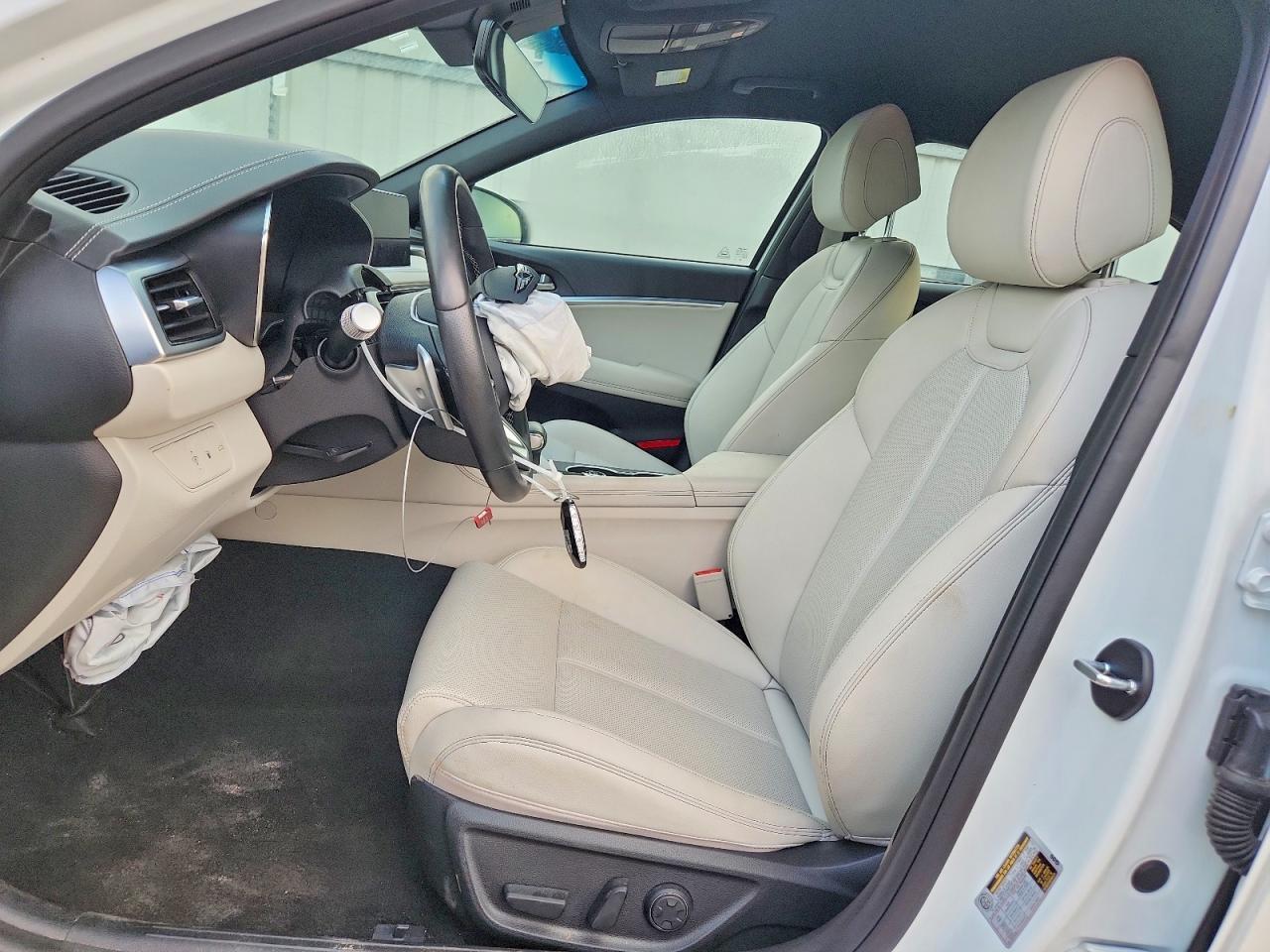 2025 Genesis G70 2.5T Standard - zdjęcie 7