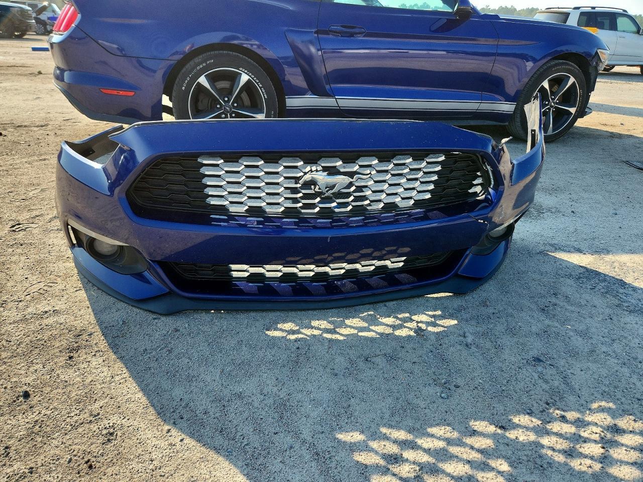 2015 Ford Mustang - zdjęcie 12