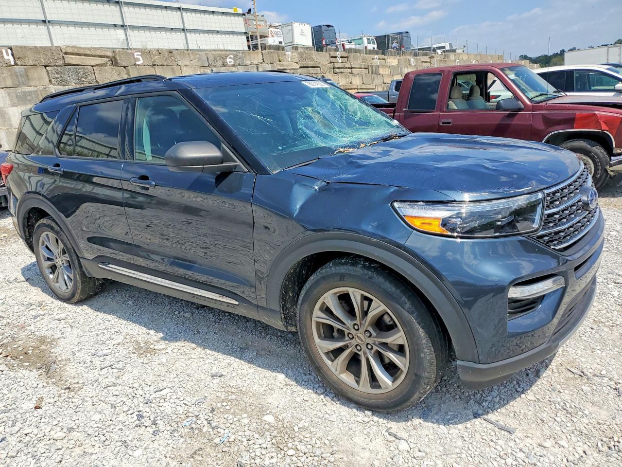 2022 Ford Explorer Xlt - zdjęcie 4